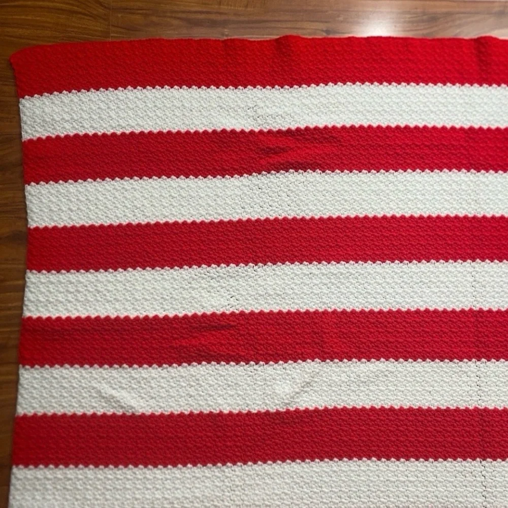 Vintage Handmade Red White Blue Yarn American Flag Crochet Afghan 69
